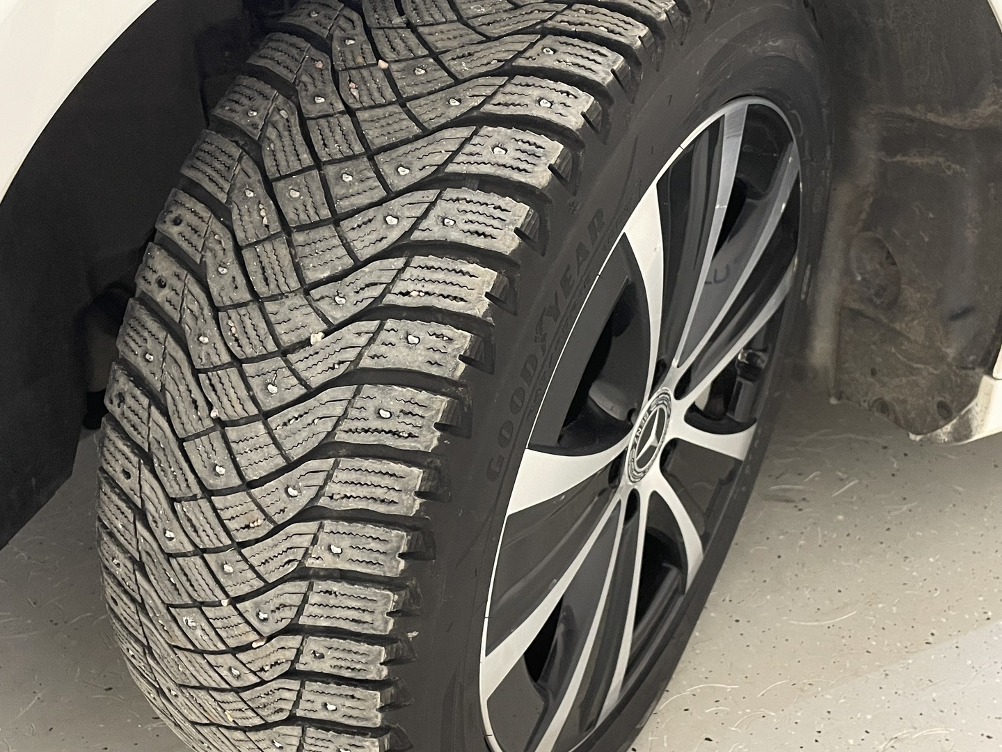 MERCEDES-BENZ E 2020