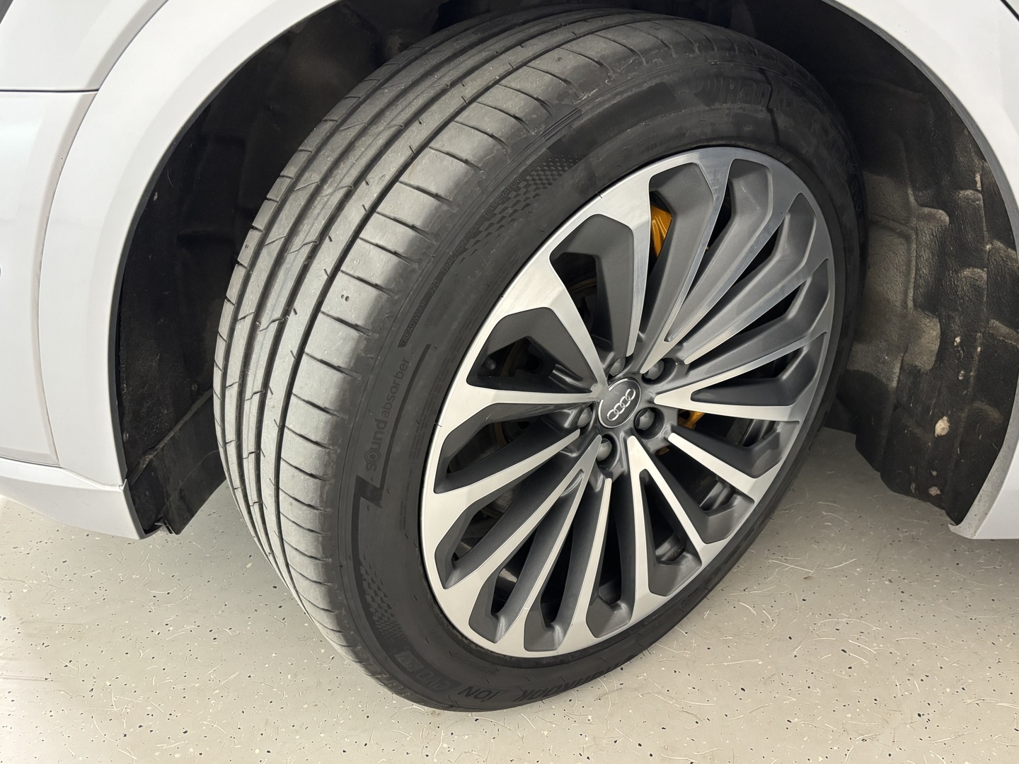 AUDI e-tron 2020