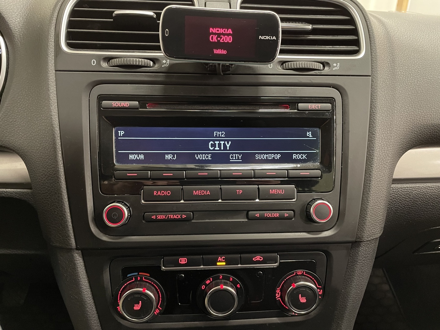 VOLKSWAGEN Golf 2012