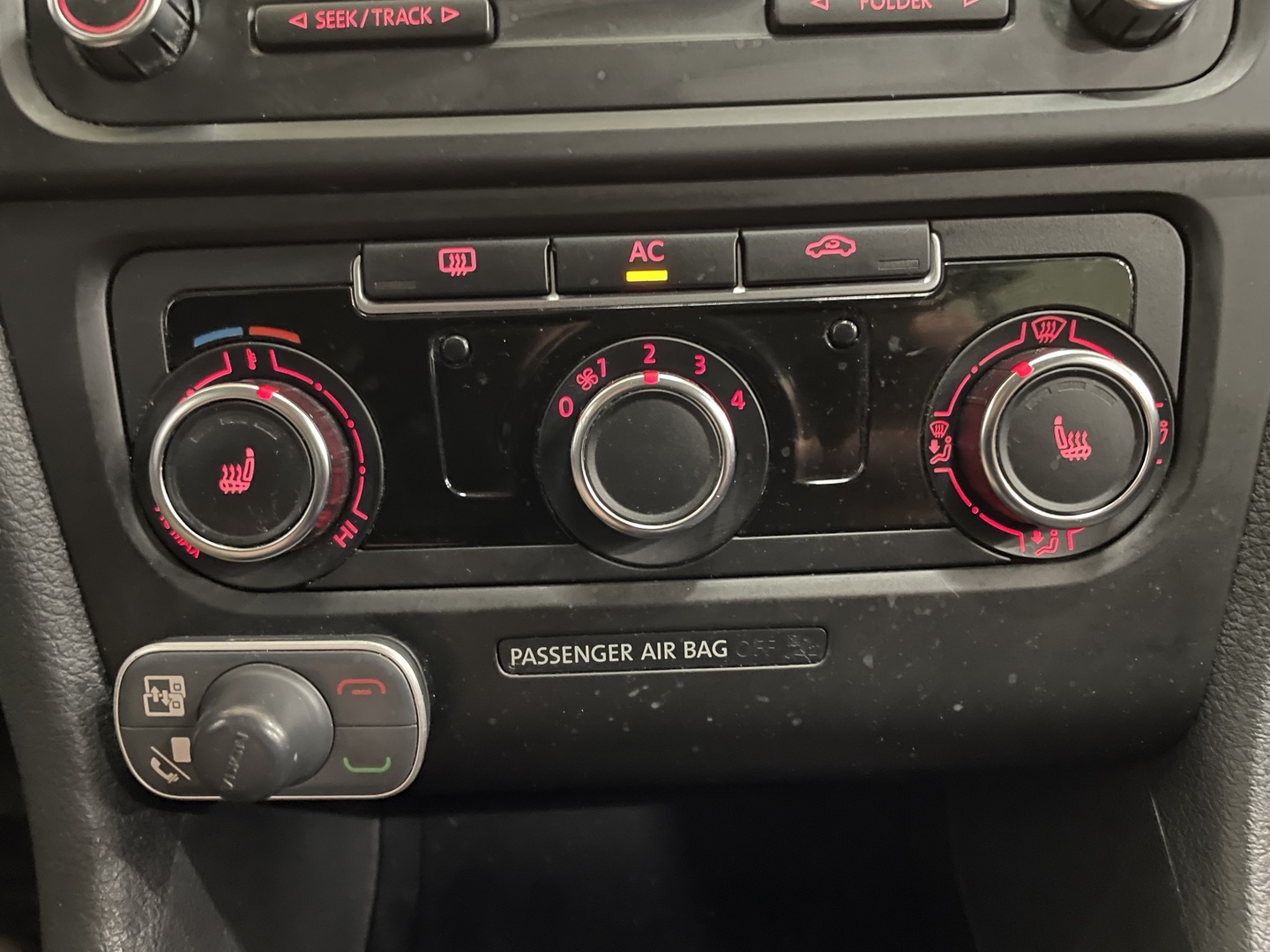 VOLKSWAGEN Golf 2012