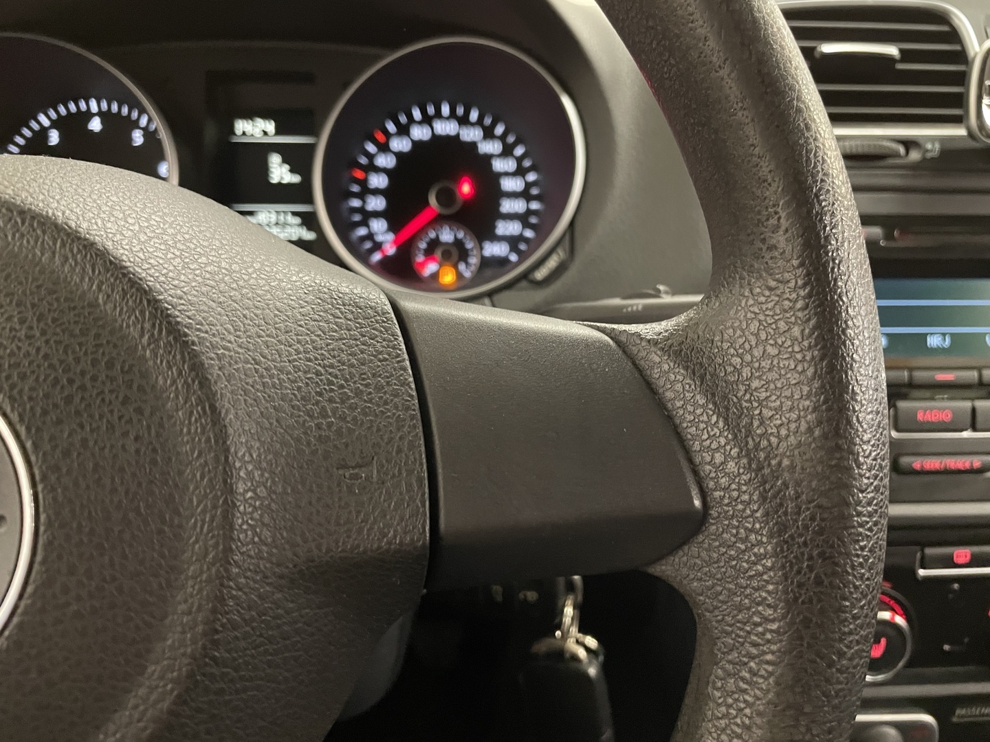 VOLKSWAGEN Golf 2012