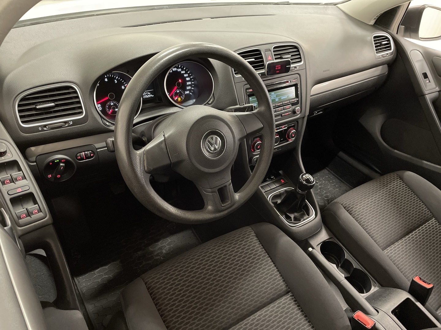 VOLKSWAGEN Golf 2012