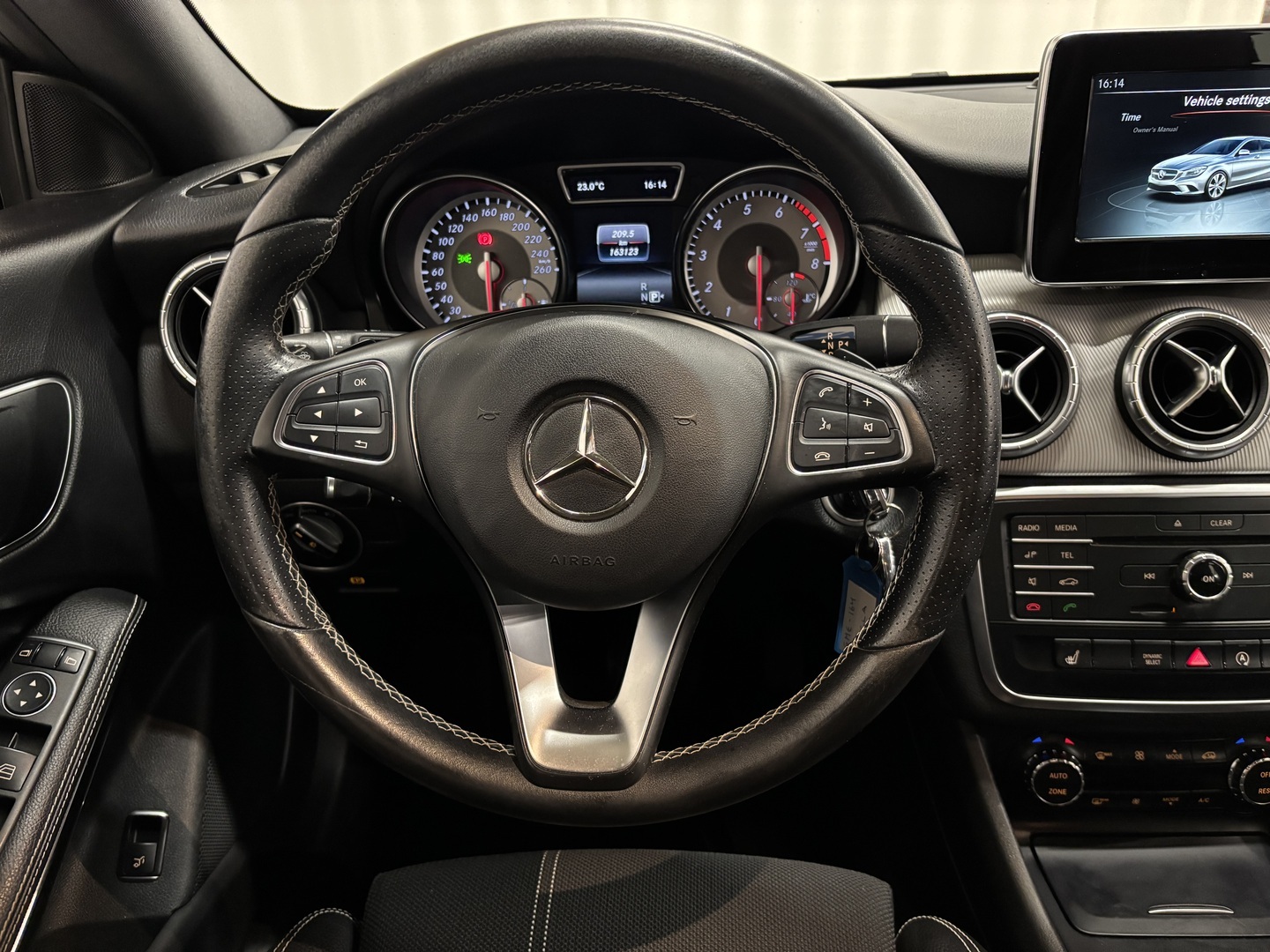 MERCEDES-BENZ CLA 2016