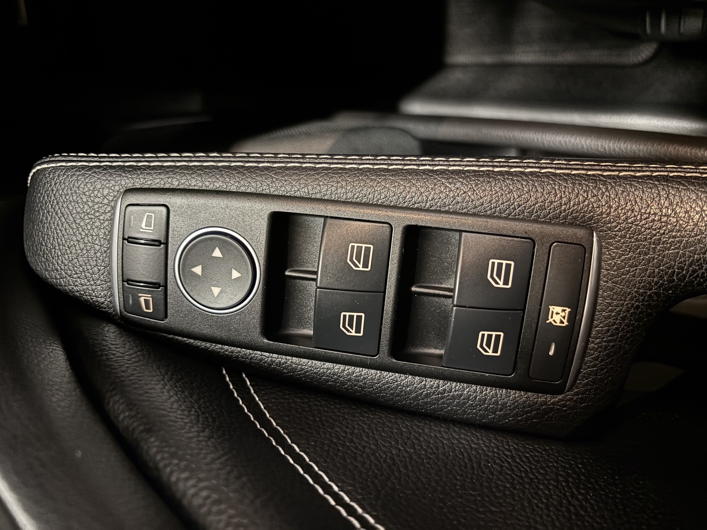 MERCEDES-BENZ CLA 2016