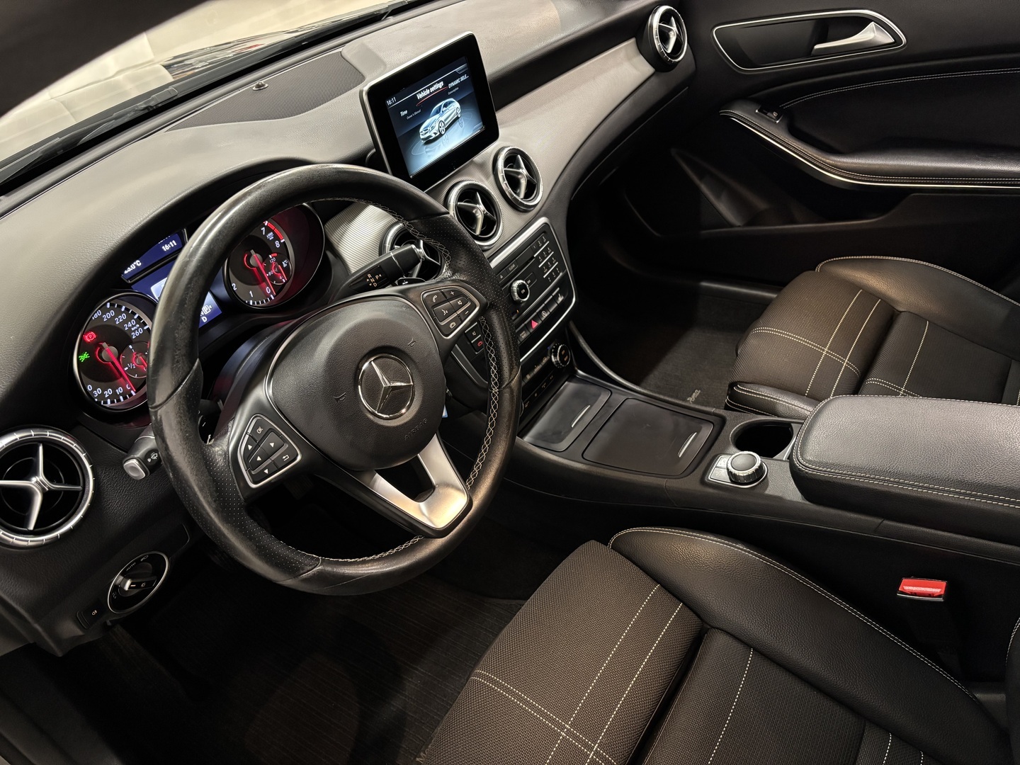 MERCEDES-BENZ CLA 2016