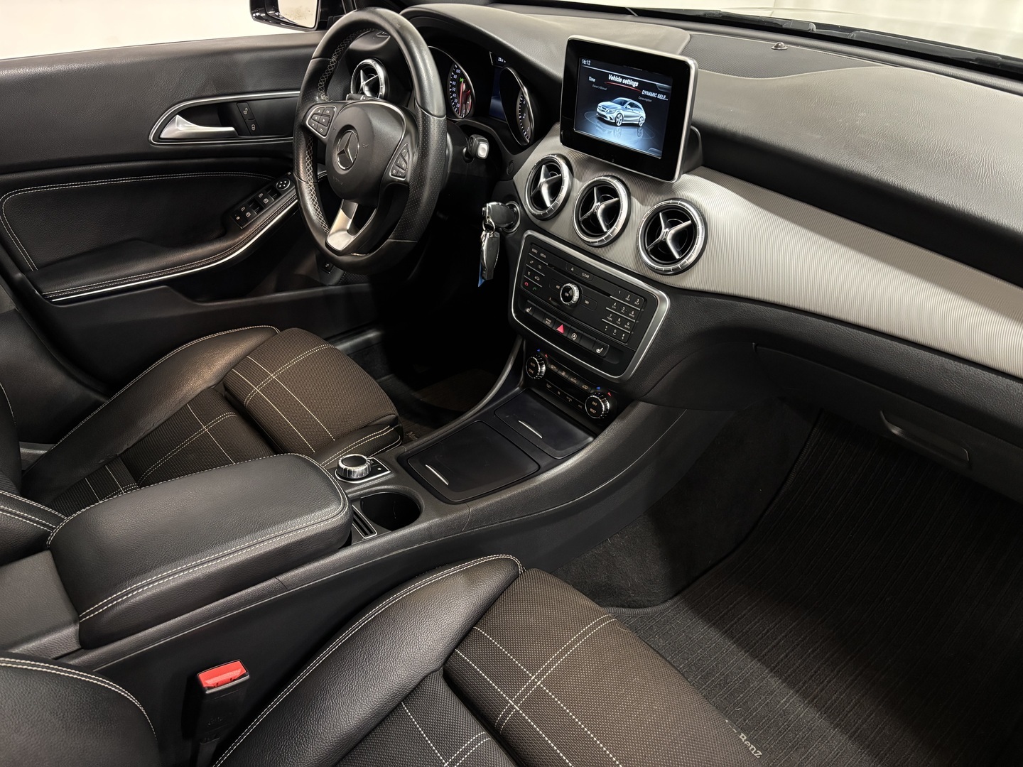 MERCEDES-BENZ CLA 2016