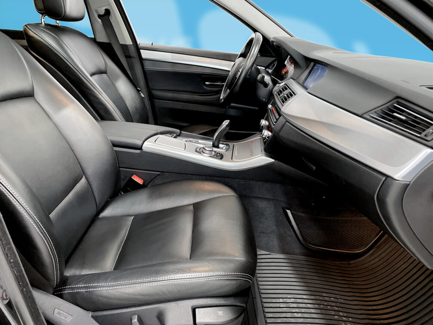 BMW 523 2011