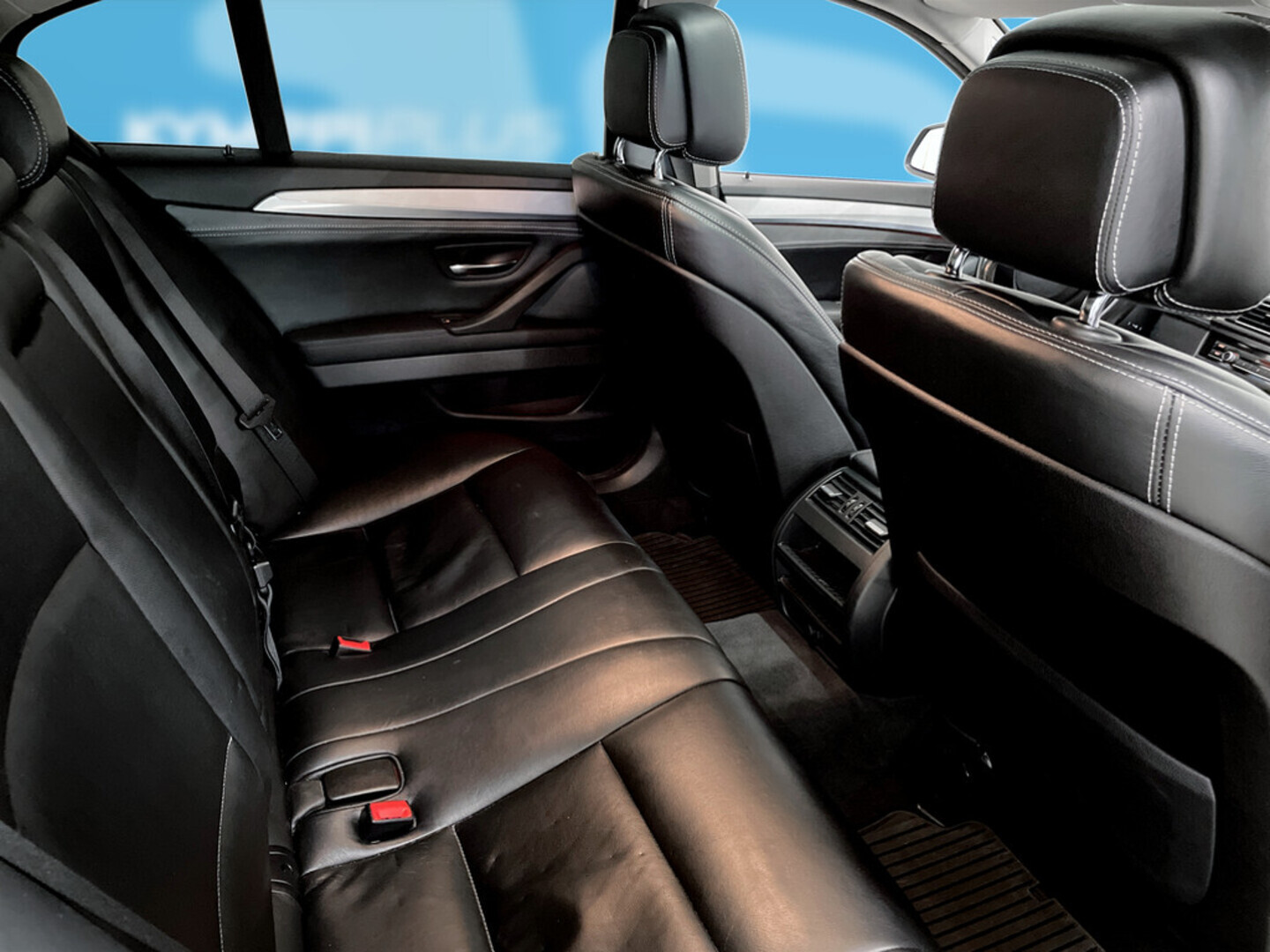 BMW 523 2011