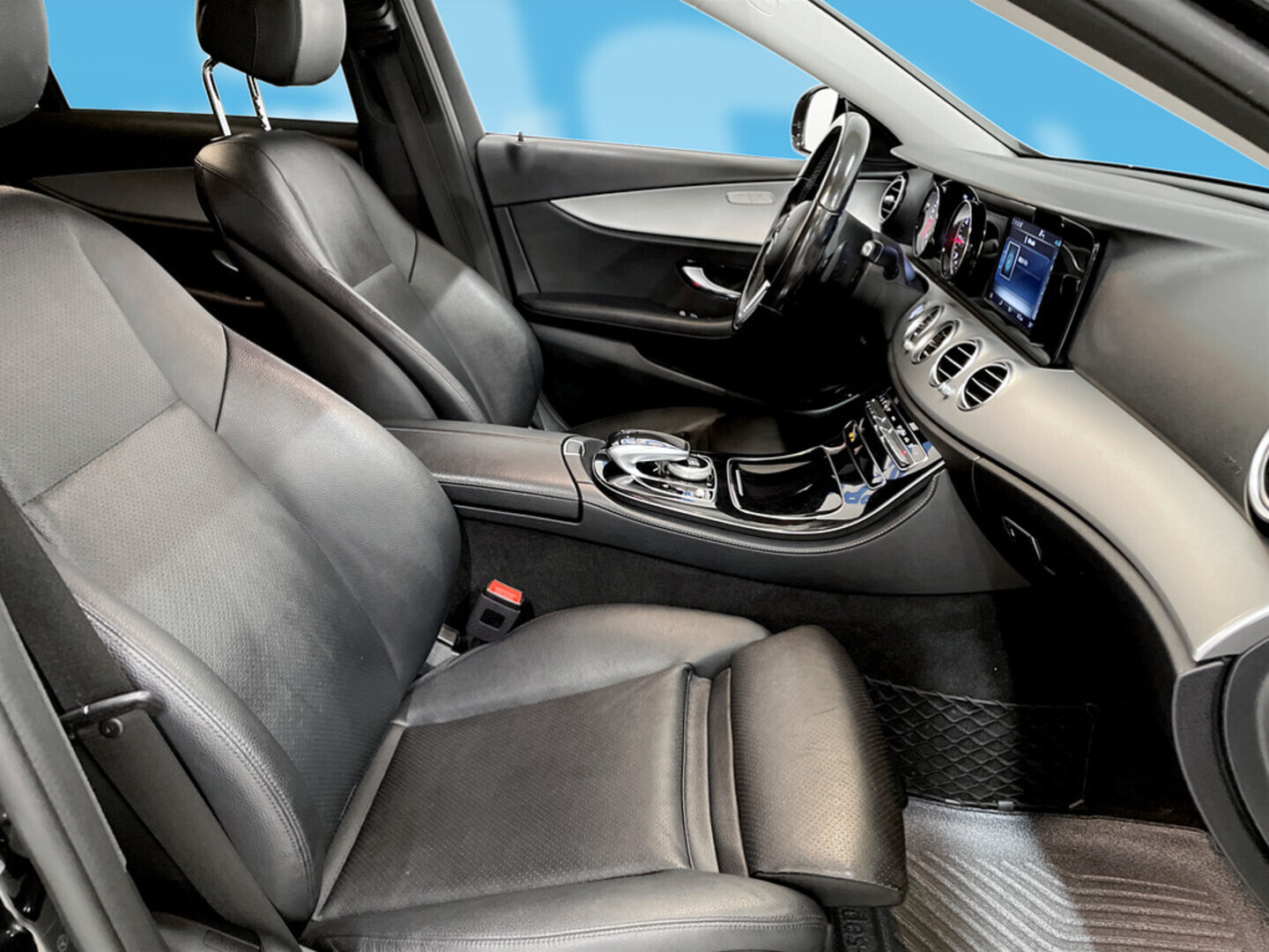 MERCEDES-BENZ E 2019