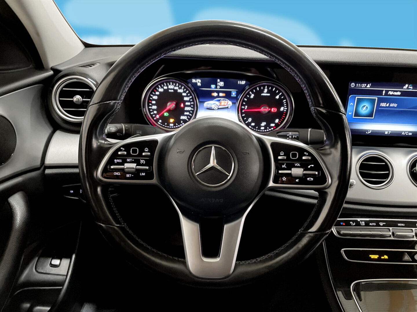 MERCEDES-BENZ E 2019