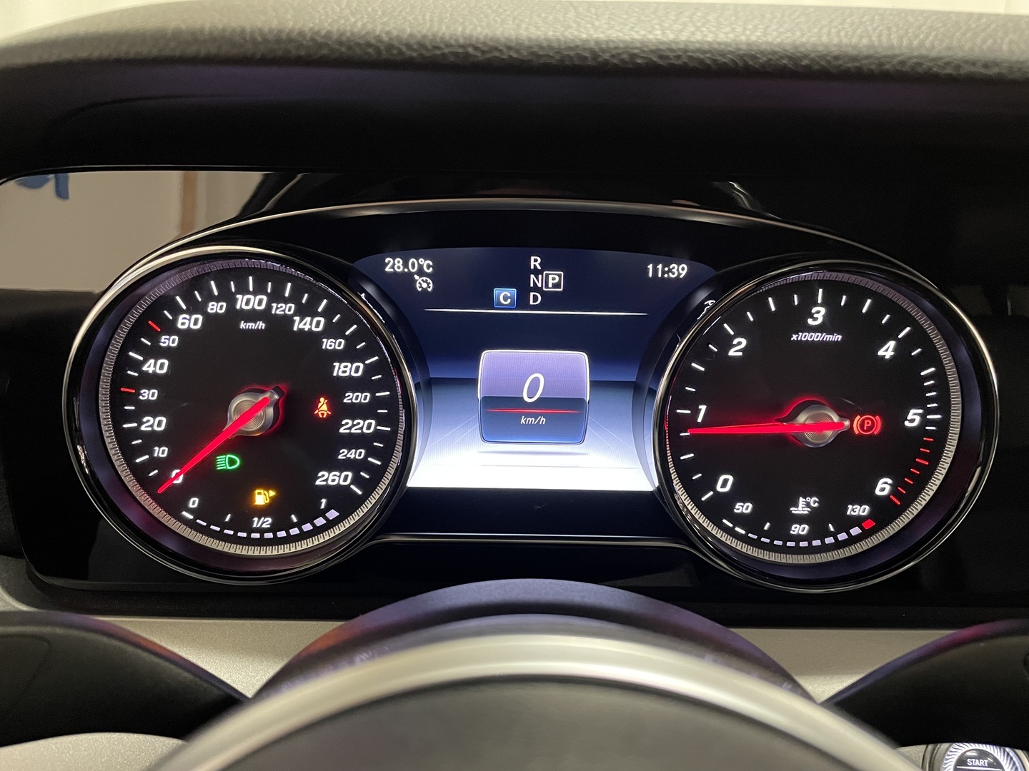 MERCEDES-BENZ E 2019