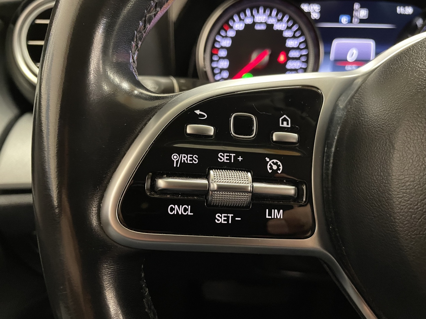 MERCEDES-BENZ E 2019