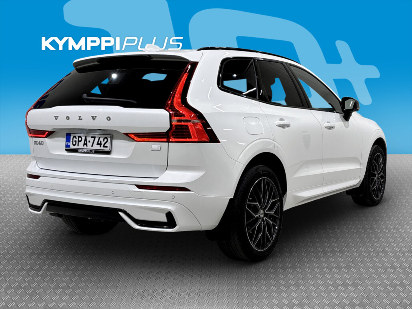 VOLVO XC60 2023