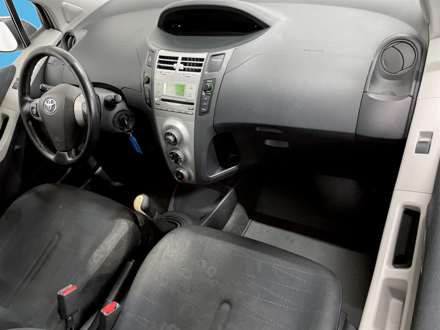 TOYOTA Yaris 2006