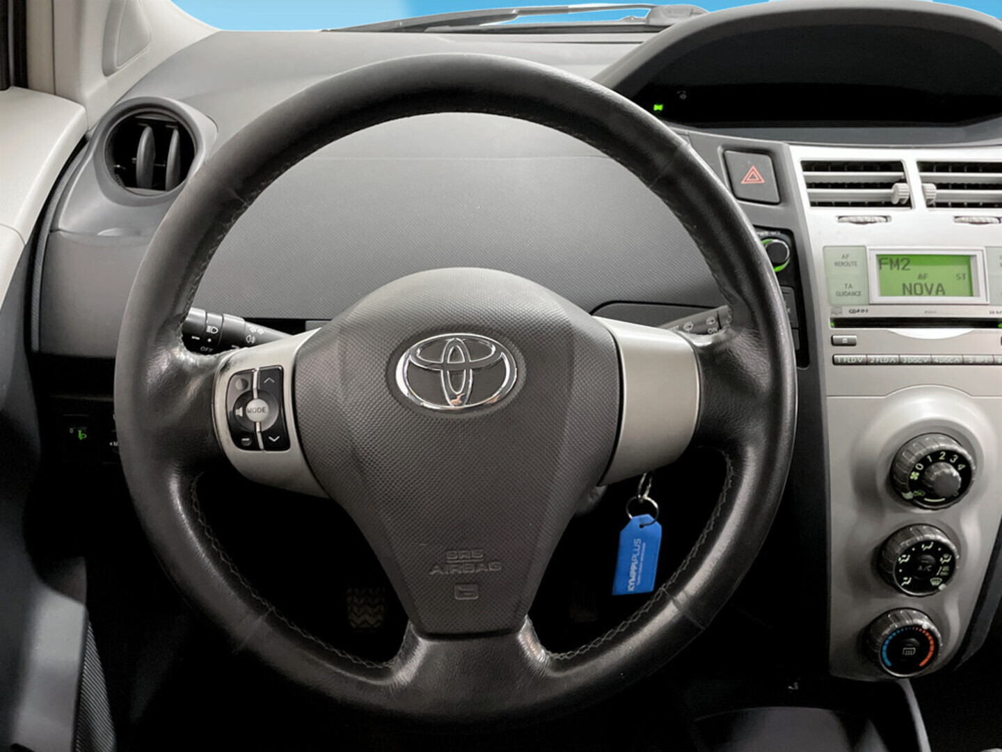 TOYOTA Yaris 2006