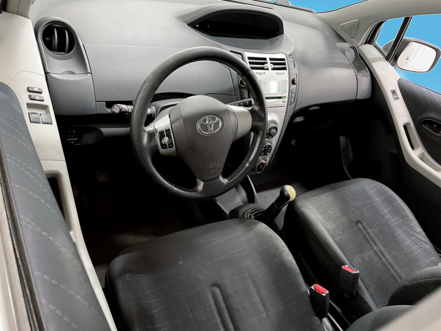 TOYOTA Yaris 2006