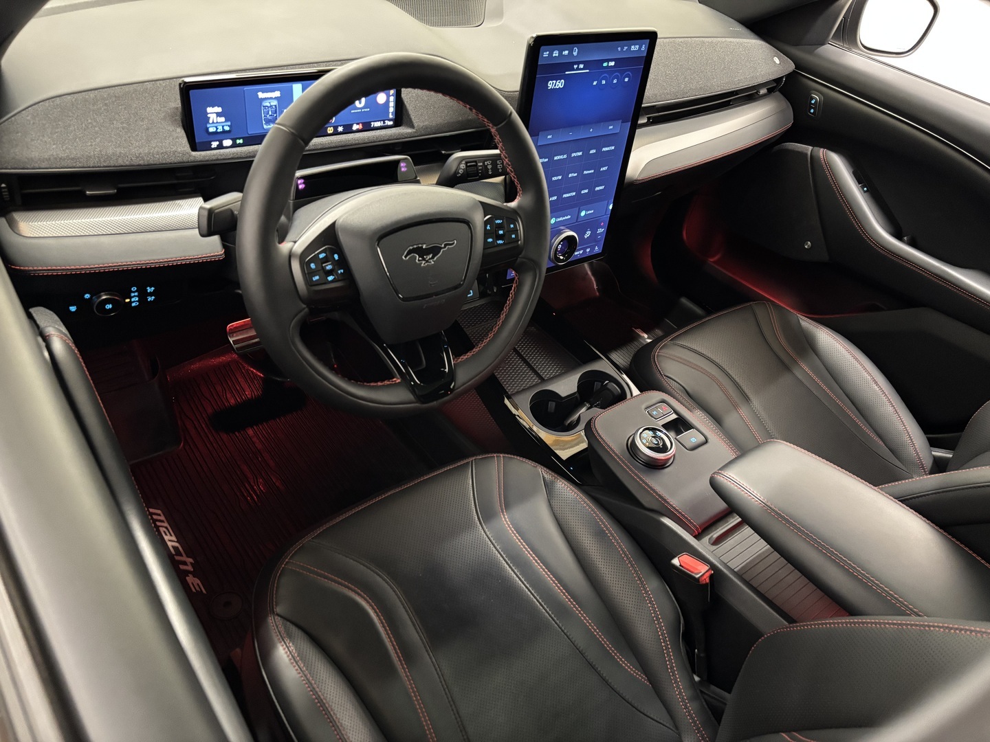 FORD Mustang Mach-E 2022