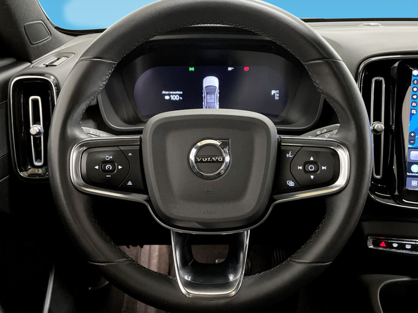 VOLVO C40 2023