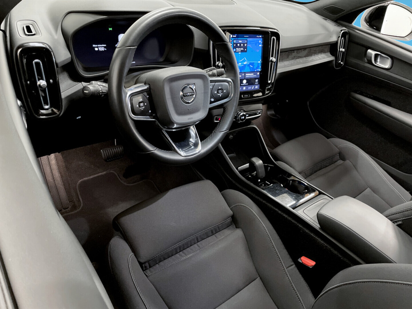 VOLVO C40 2023