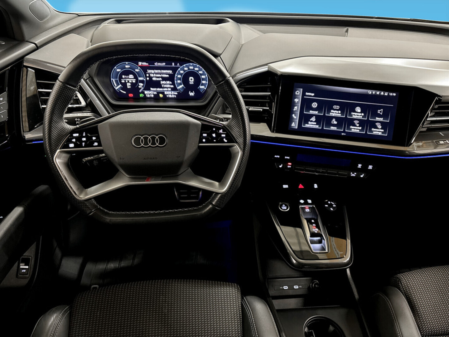 AUDI Q4 e-tron 2022