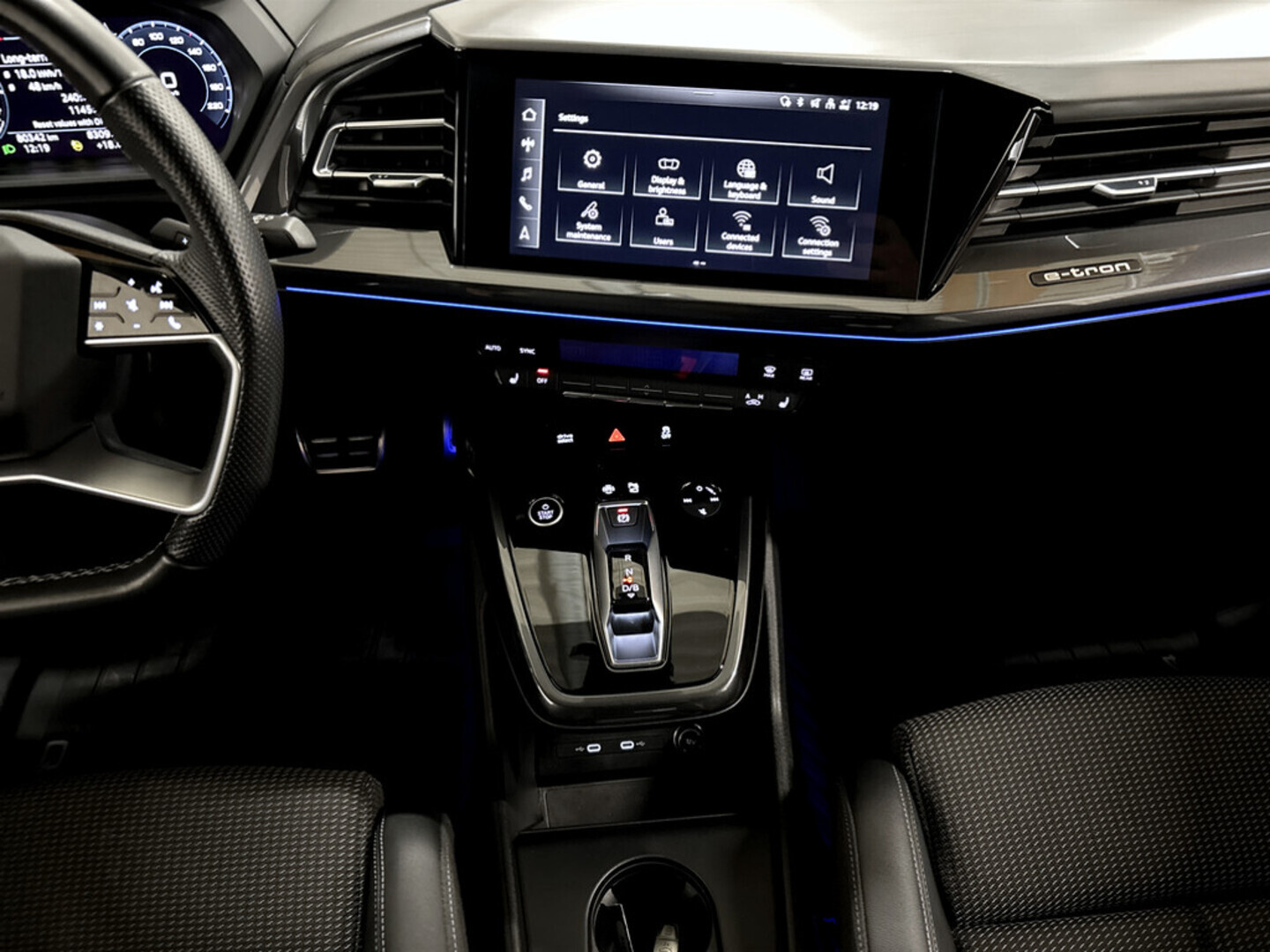 AUDI Q4 e-tron 2022