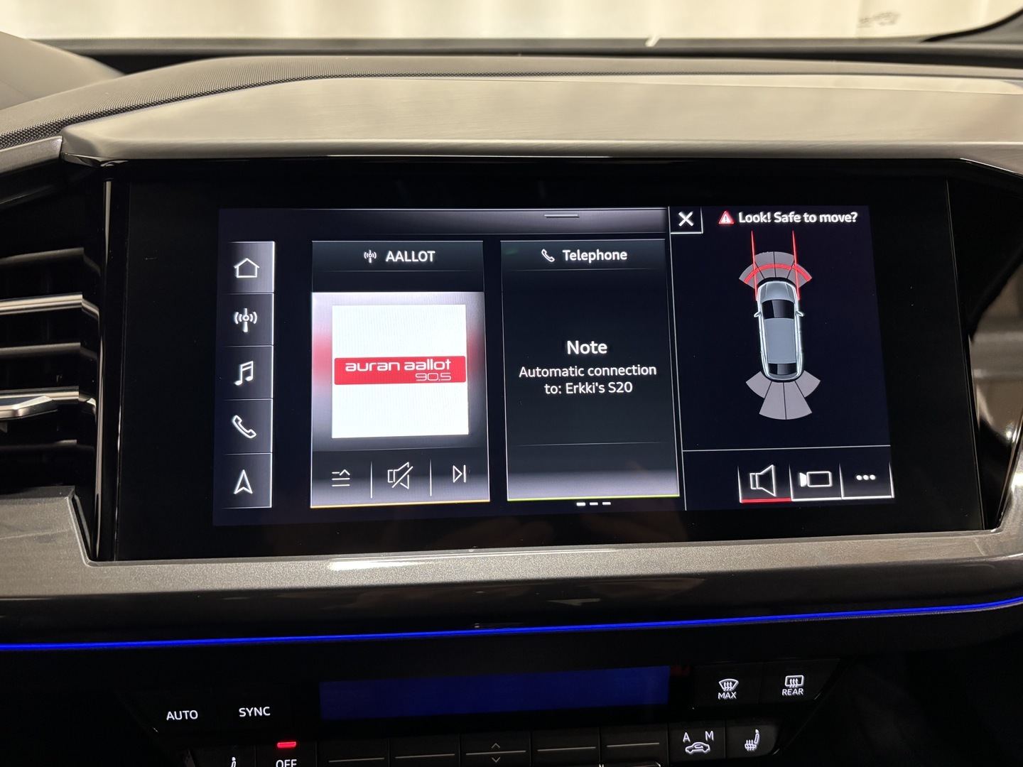 AUDI Q4 e-tron 2022