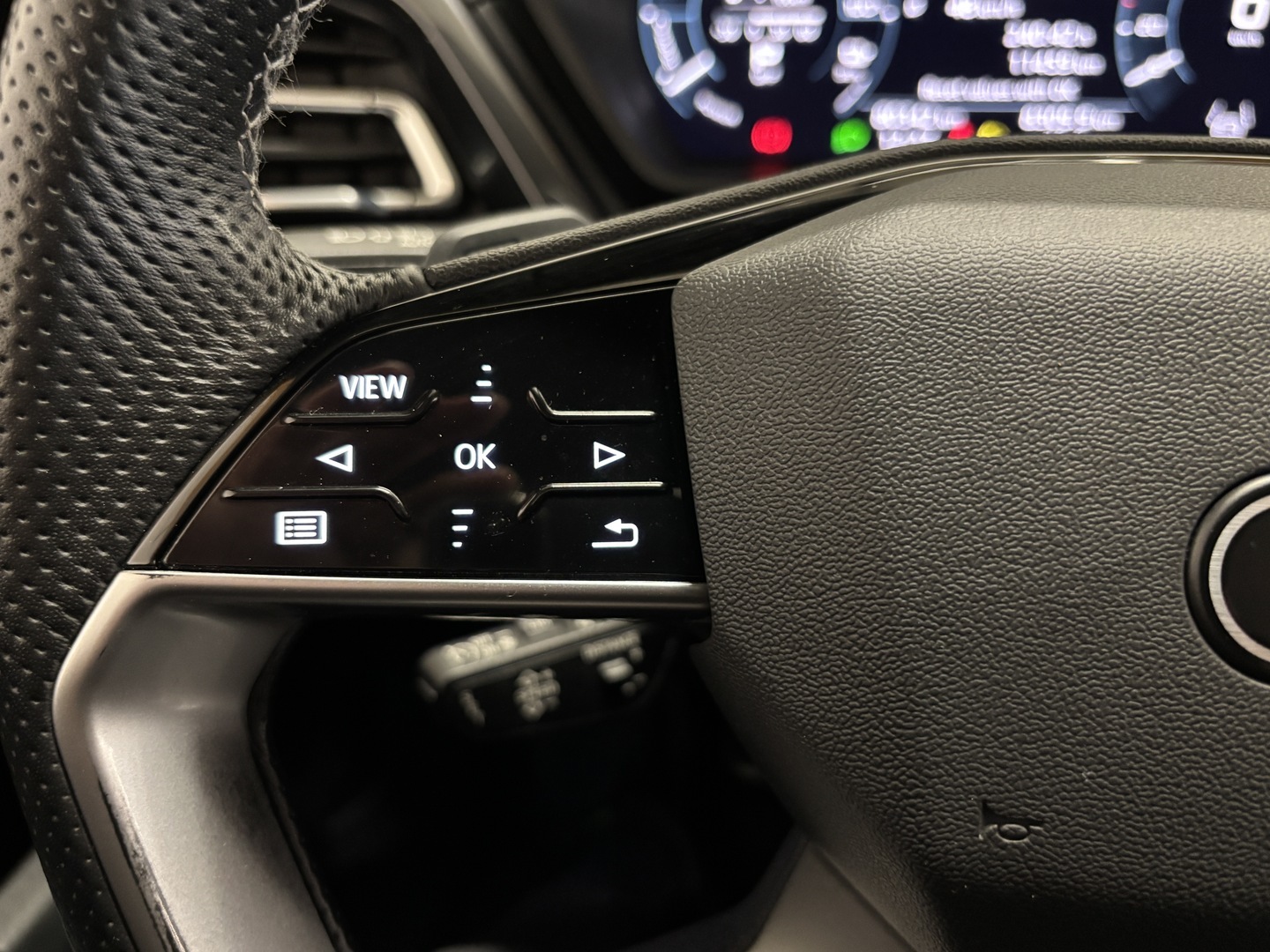 AUDI Q4 e-tron 2022