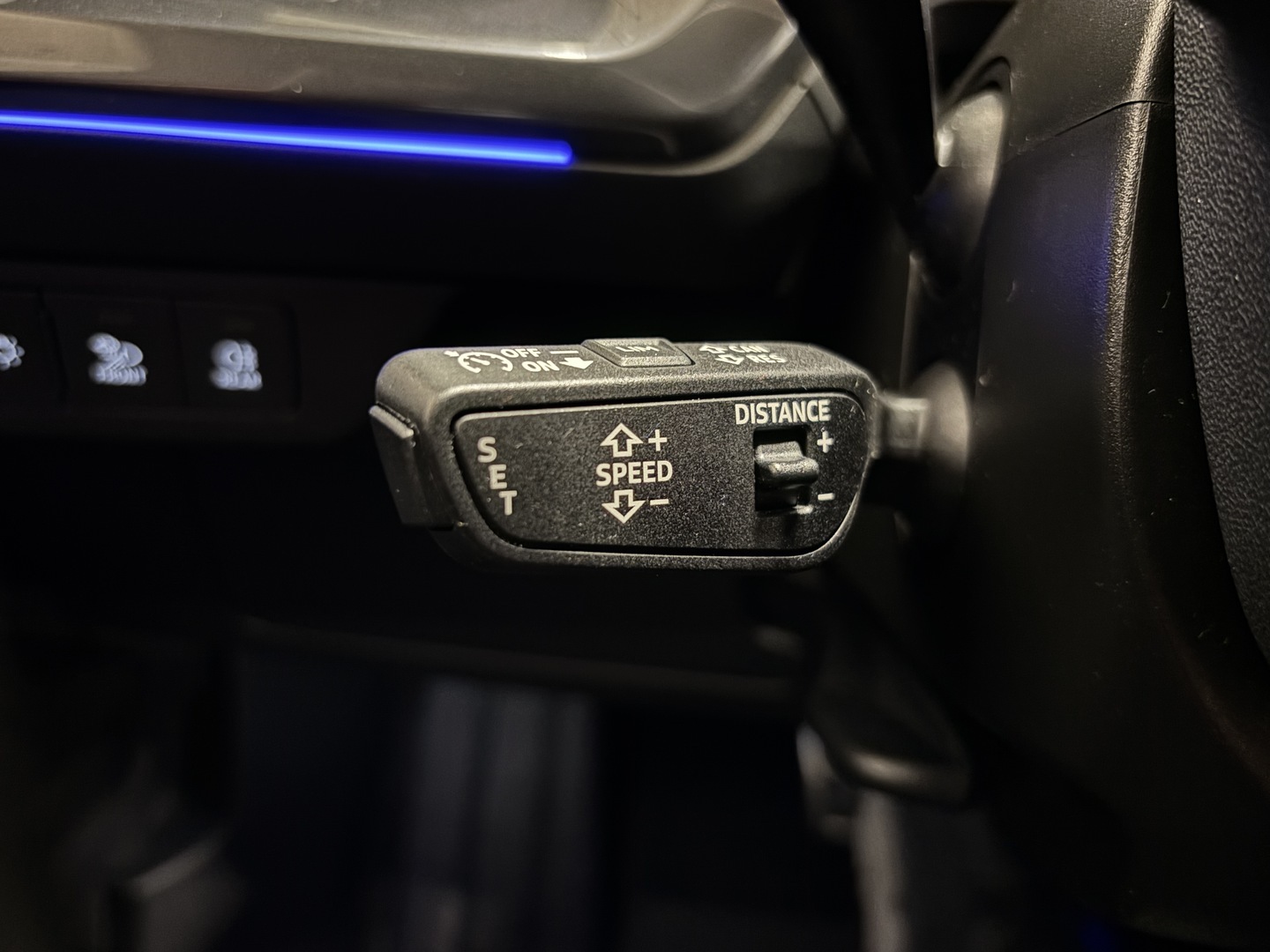 AUDI Q4 e-tron 2022