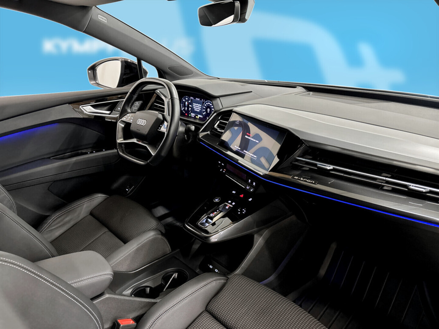 AUDI Q4 e-tron 2022
