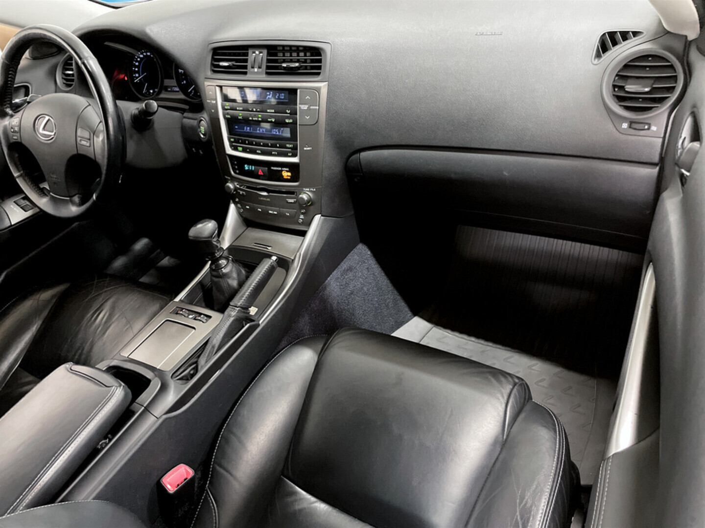 LEXUS IS 2009
