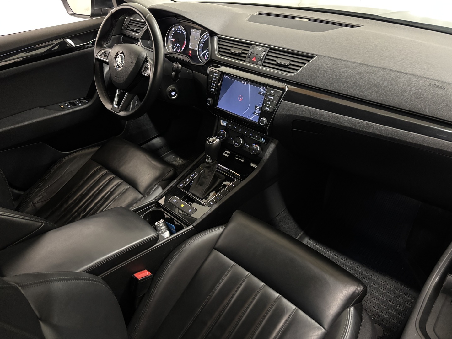 SKODA Superb 2016