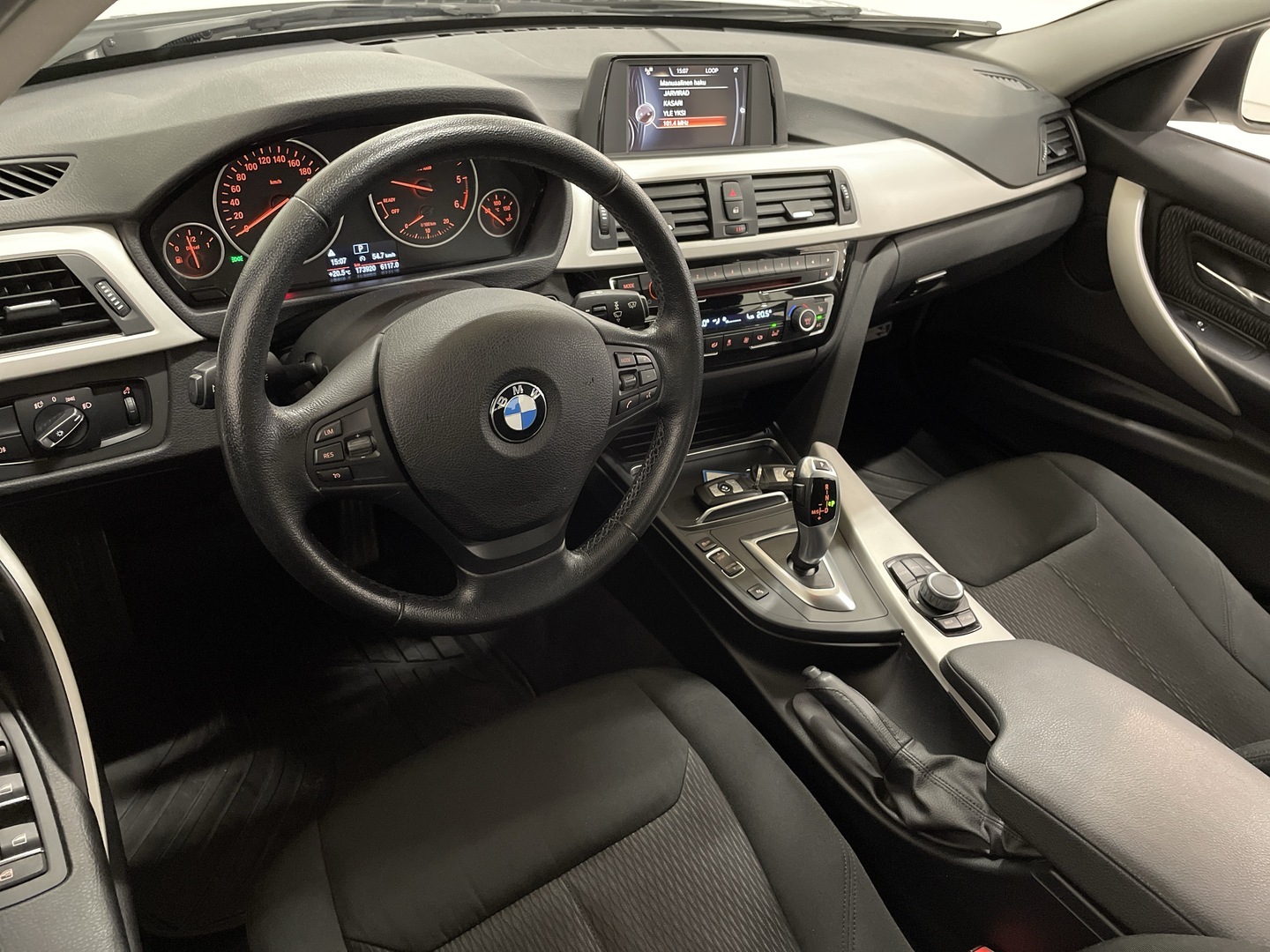 BMW 320 2016