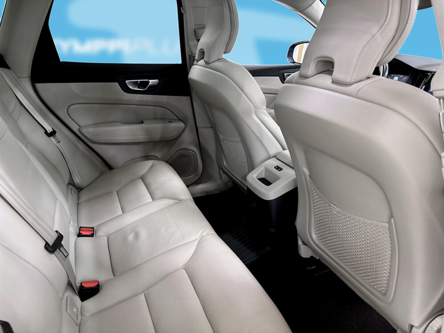 VOLVO XC60 2021