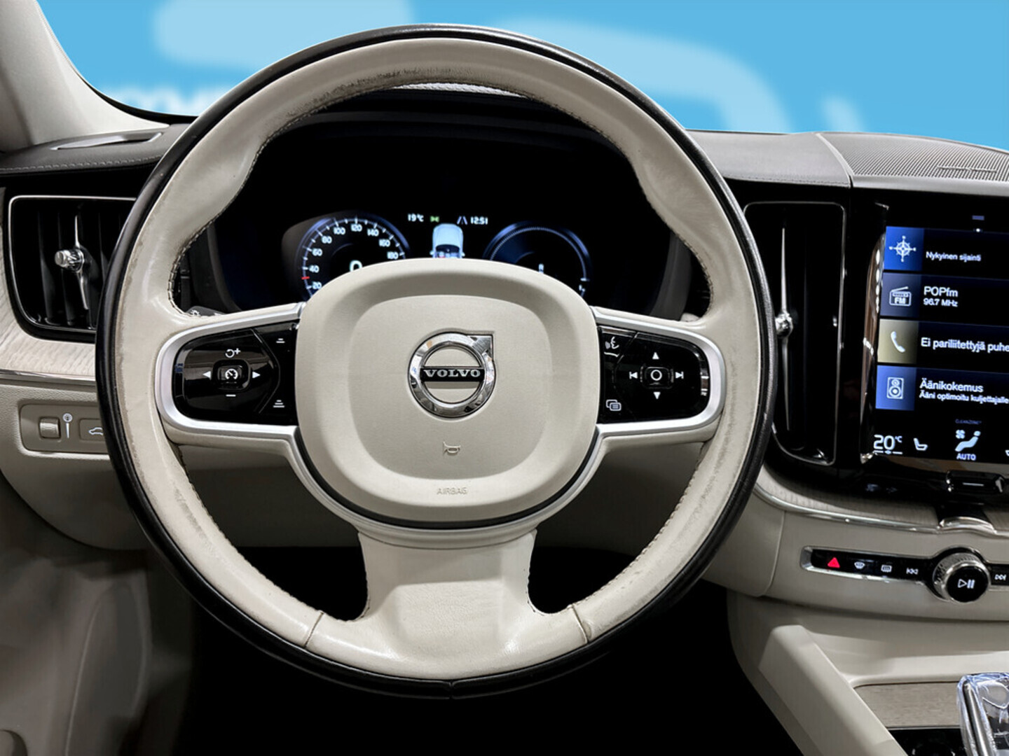 VOLVO XC60 2021