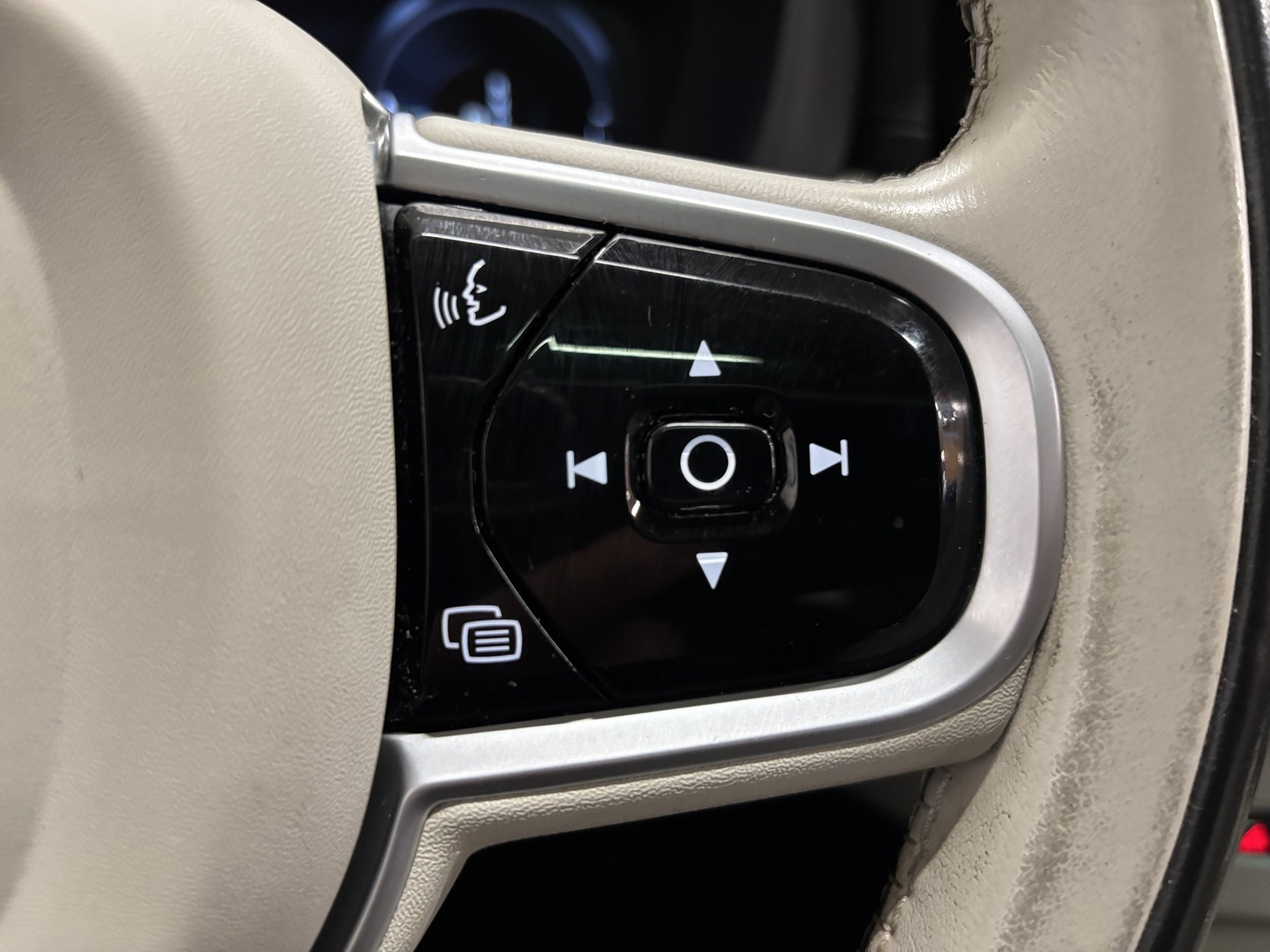 VOLVO XC60 2021