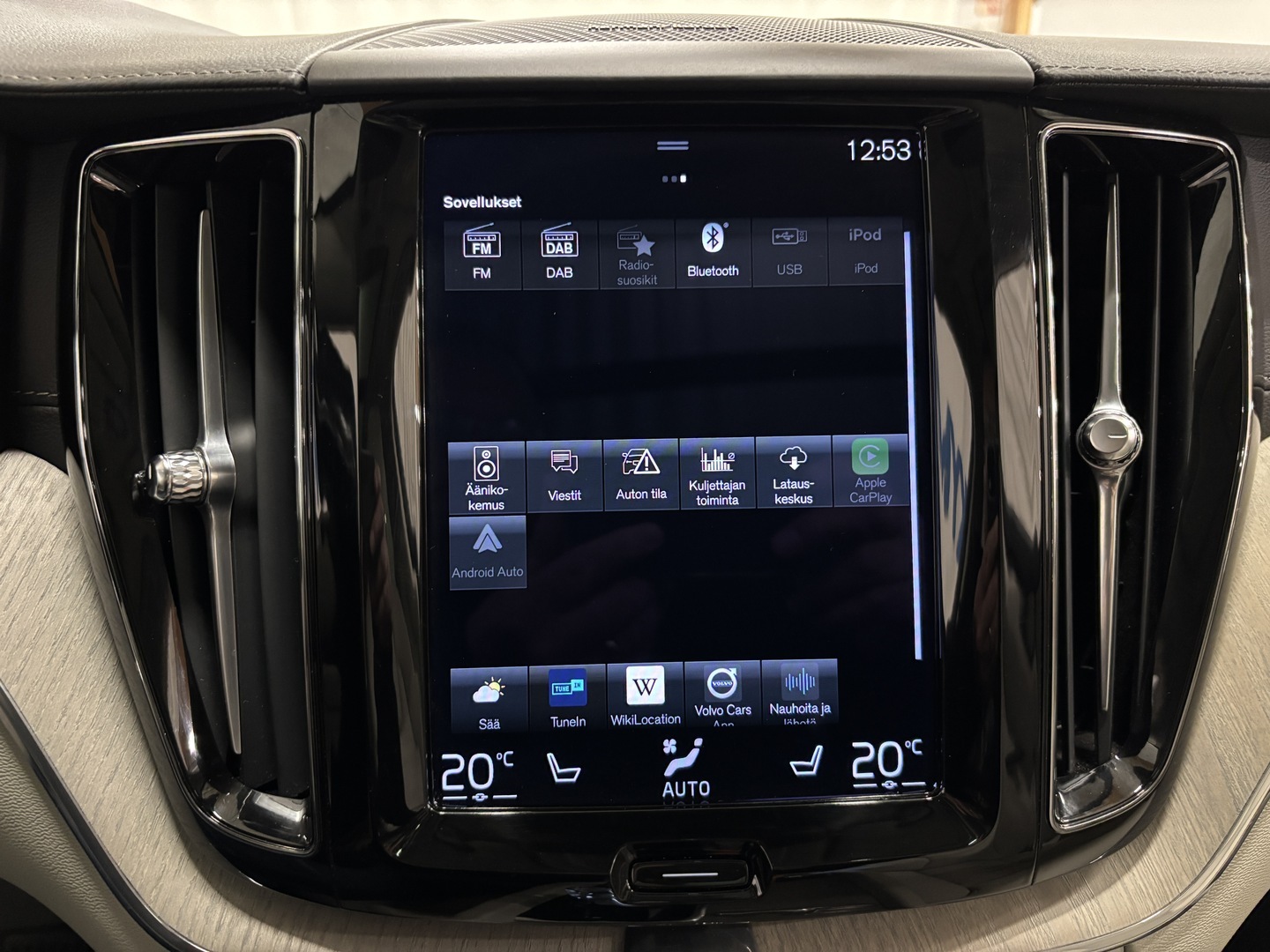 VOLVO XC60 2021