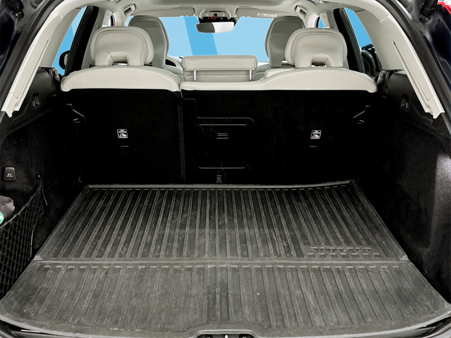 VOLVO XC60 2021