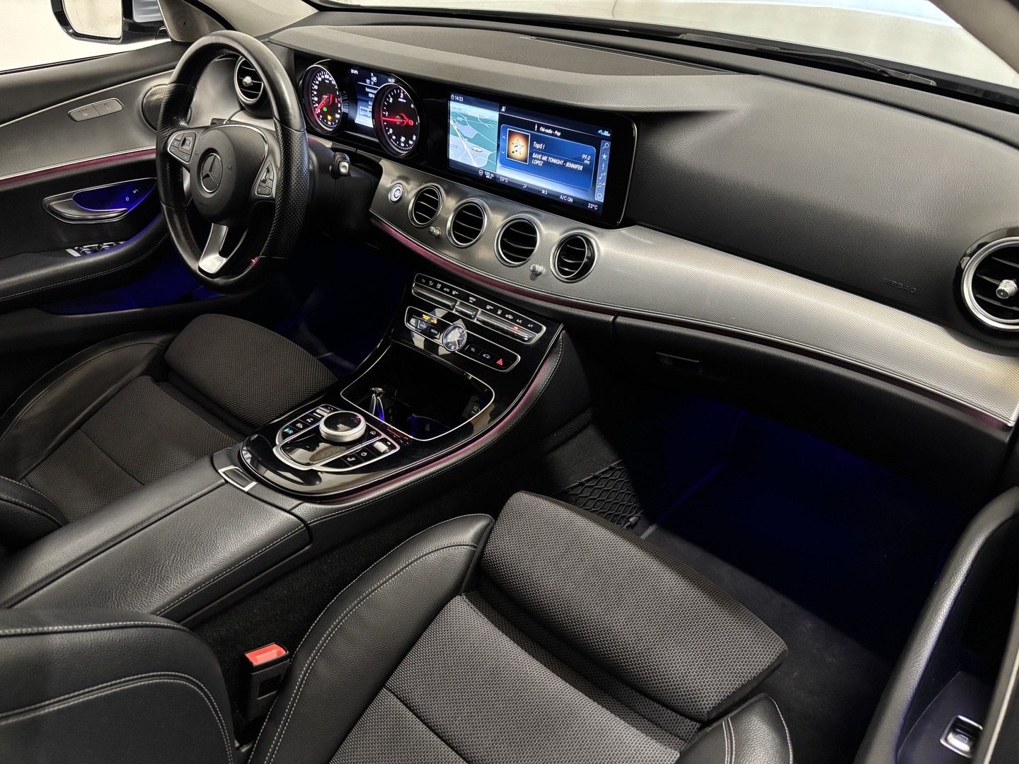 MERCEDES-BENZ E 2017
