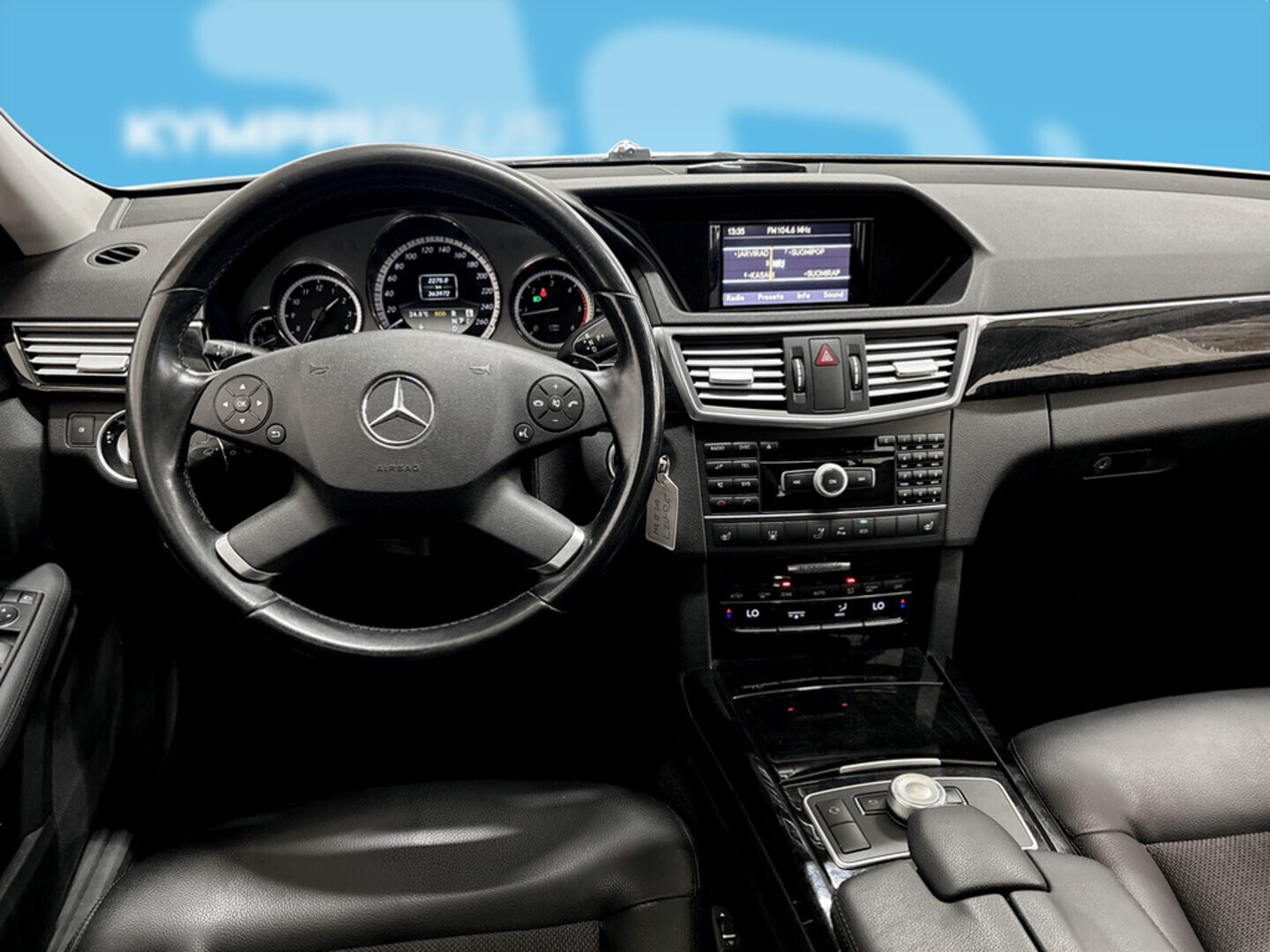MERCEDES-BENZ E 2013