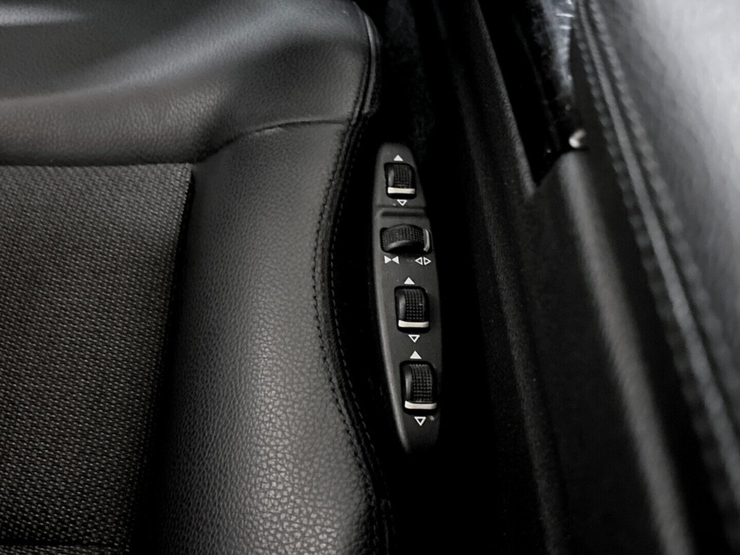 MERCEDES-BENZ E 2013