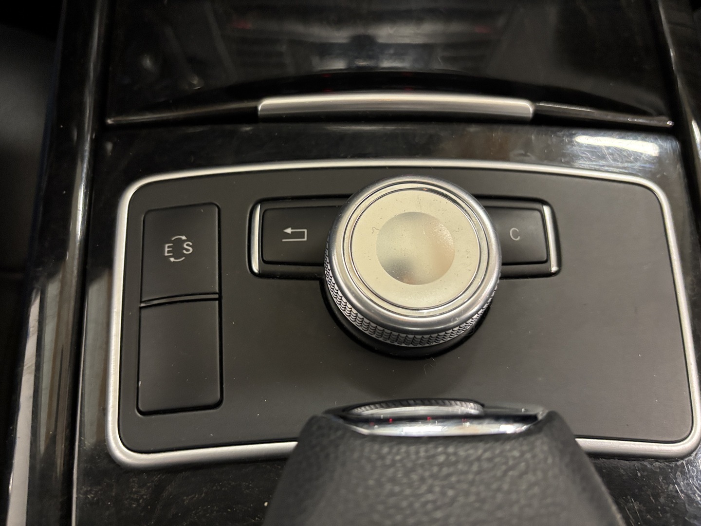 MERCEDES-BENZ E 2013