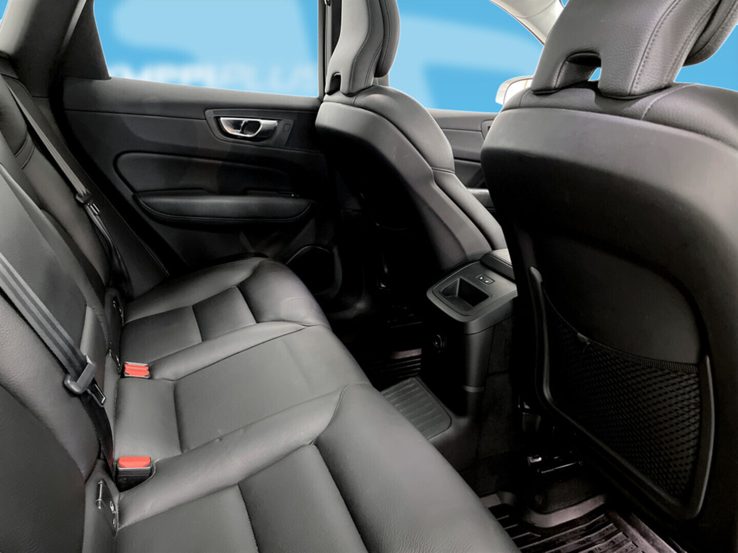 VOLVO XC60 2021