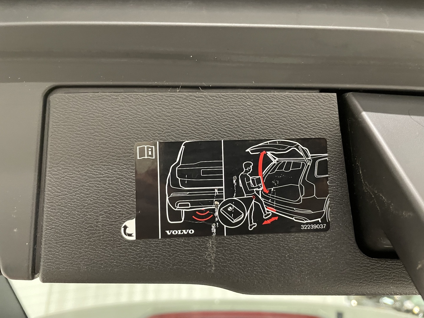 VOLVO XC60 2021