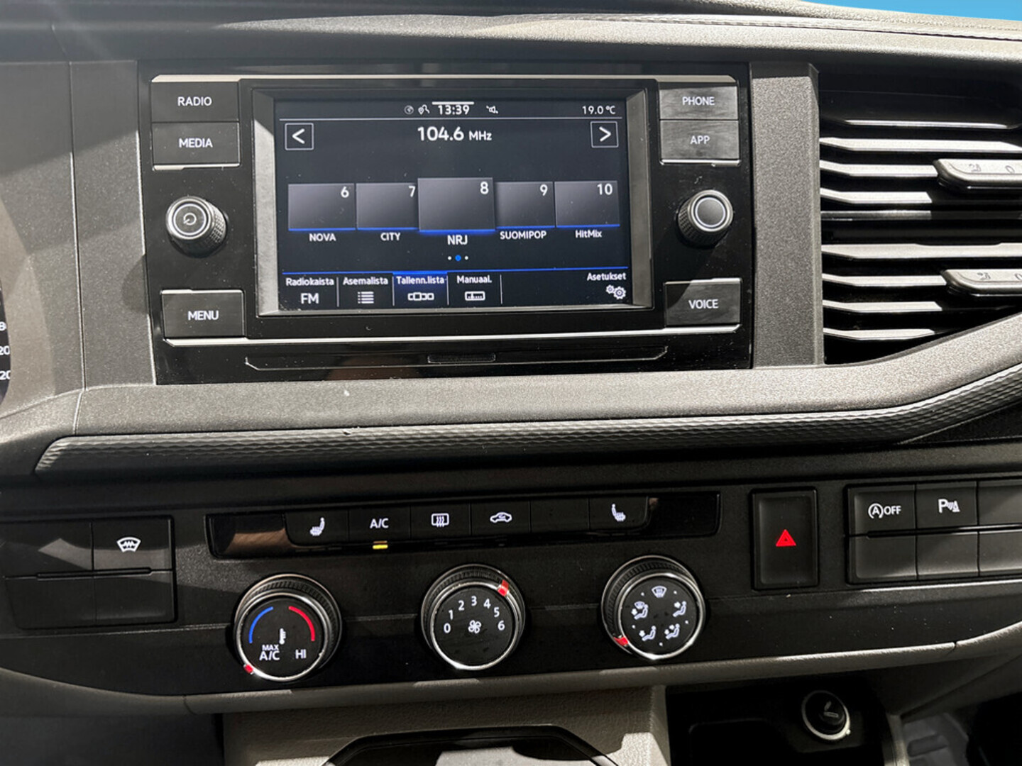 VOLKSWAGEN Transporter 2022