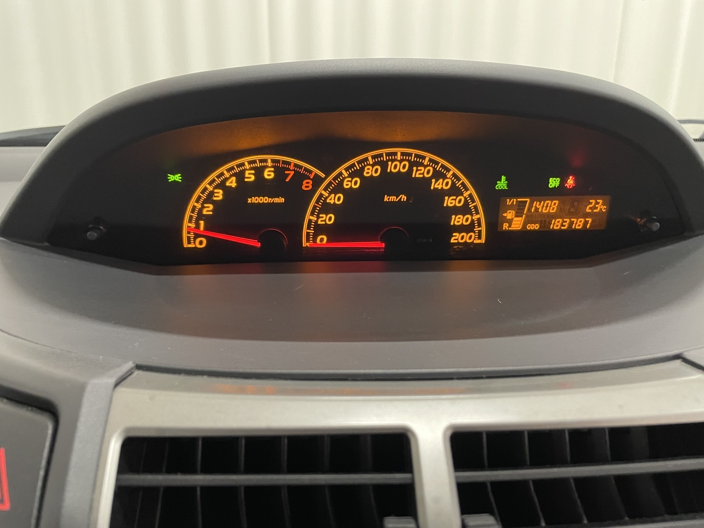 TOYOTA Yaris 2011