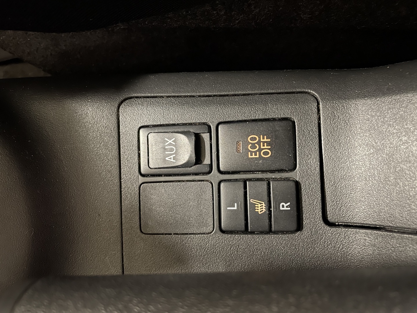 TOYOTA Yaris 2011