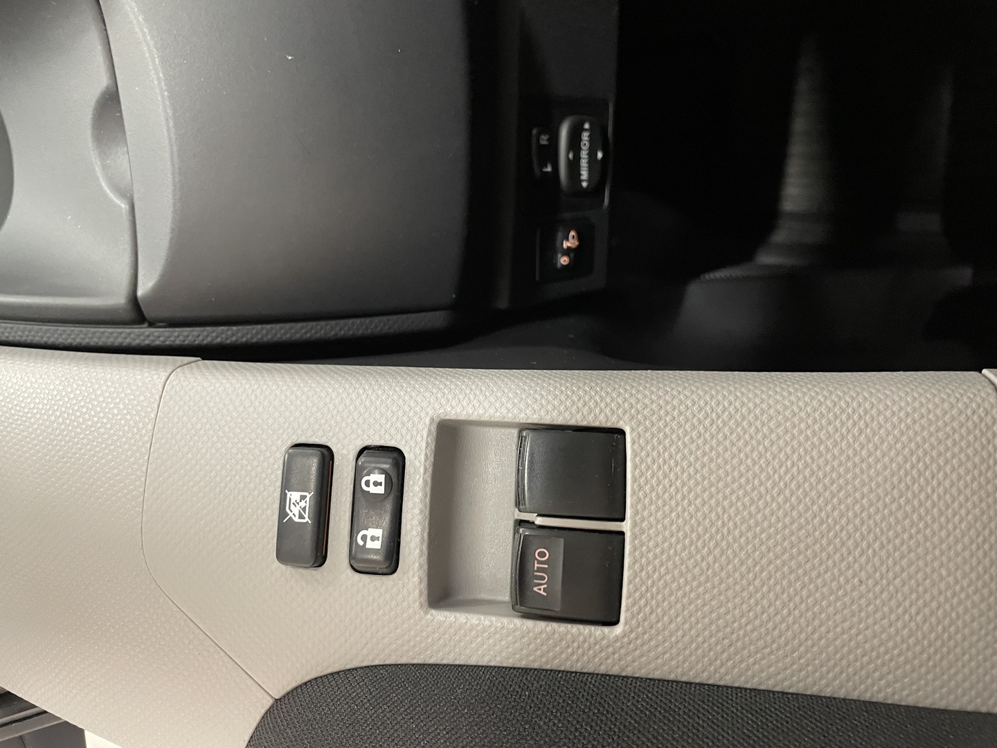 TOYOTA Yaris 2011