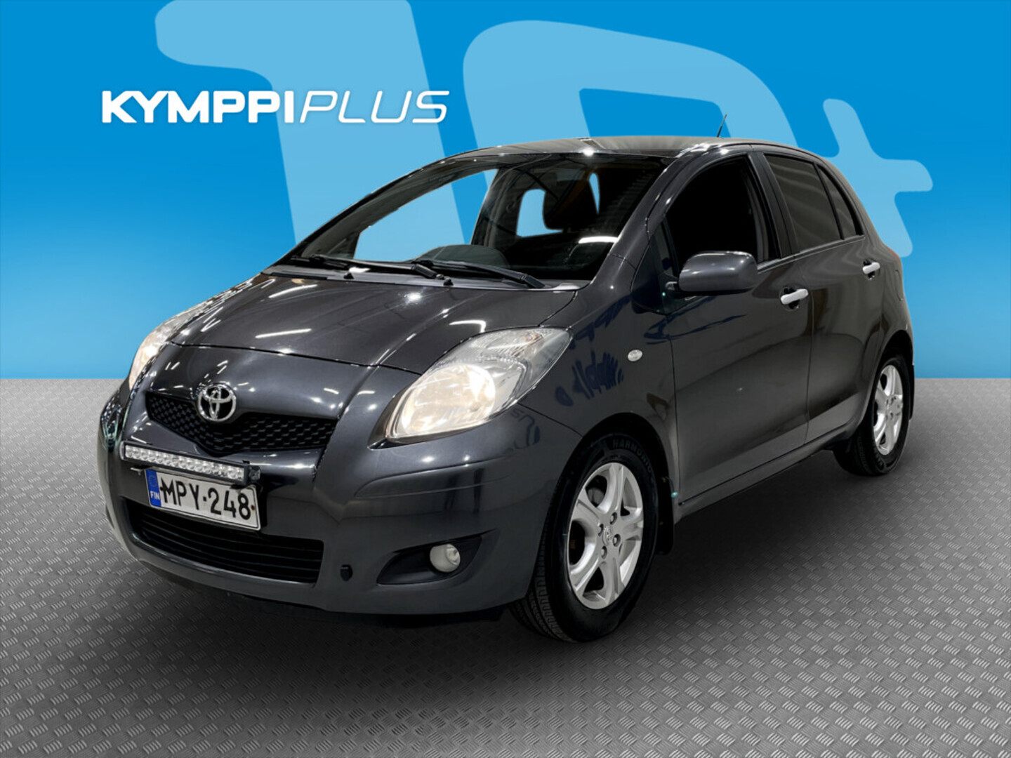TOYOTA Yaris 2011
