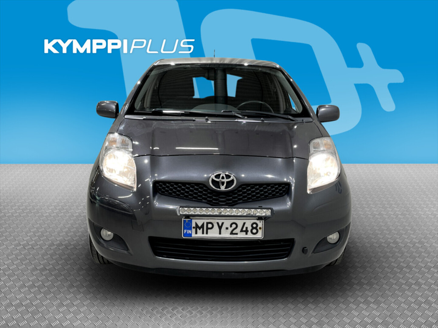 TOYOTA Yaris 2011