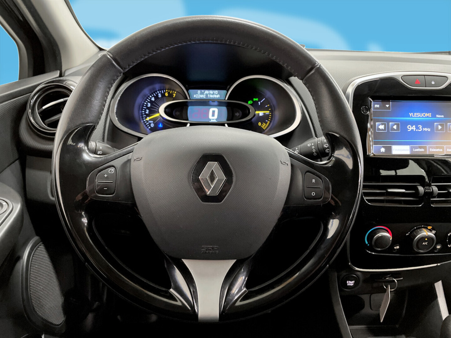 RENAULT Clio 2015